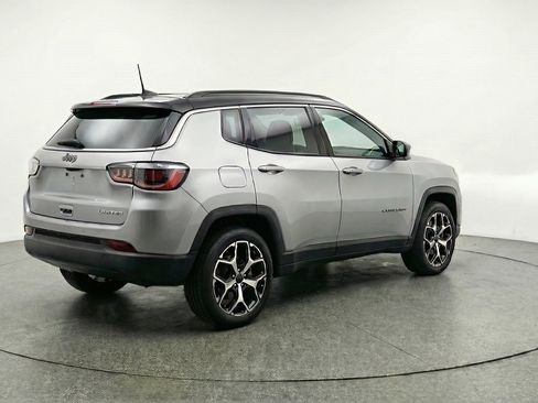 Used 2025 Jeep Compass Limited image 9