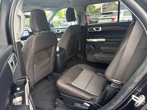 Used 2024 Ford Explorer XLT AWD/4WD image 19