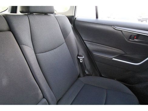 Used 2021 Toyota RAV4 LE image 12