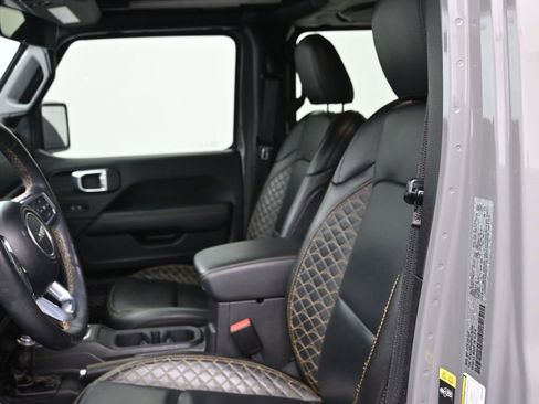 Used 2023 Jeep Wrangler Unlimited Sahara image 11