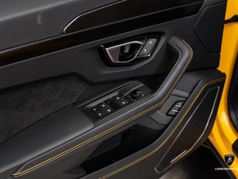 Used 2023 Lamborghini Urus S image 24