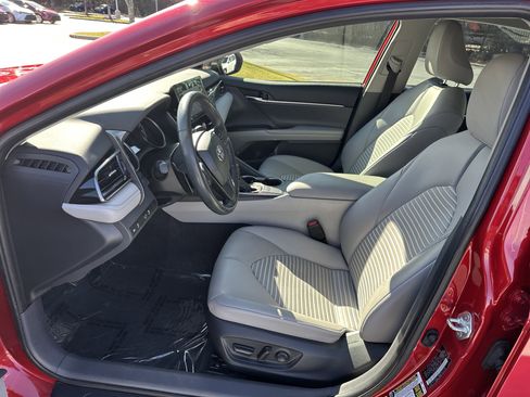 Certified 2022 Toyota Camry SE image 16