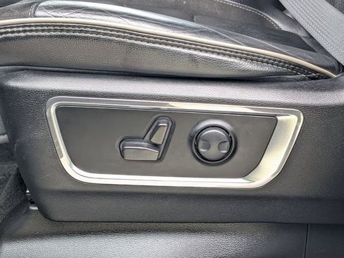 Used 2024 RAM 1500 Laramie AWD/4WD image 20