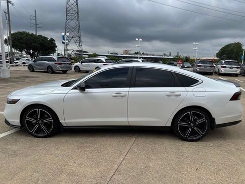 Used 2024 Honda Accord Sport image 4