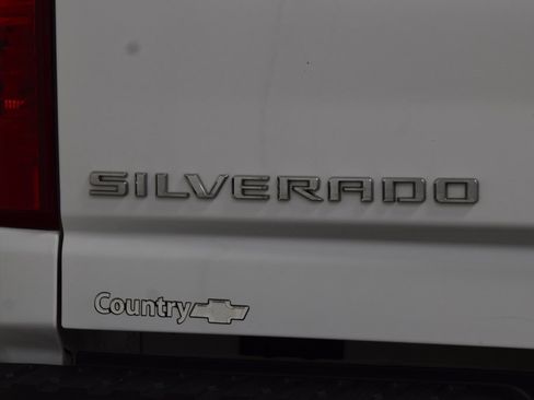 Used 2024 Chevrolet Silverado 2500 Custom w/ Custom Value Package image 26