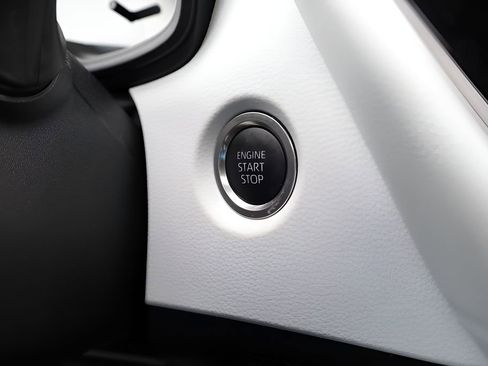 Certified 2025 Toyota Corolla SE w/ SE Premium Package FWD image 34