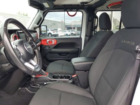 Used 2019 Jeep Wrangler Unlimited Sahara w/ Uconnect 4C Nav & Sound Group AWD/4WD image 12