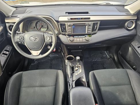 Used 2013 Toyota RAV4 XLE image 18