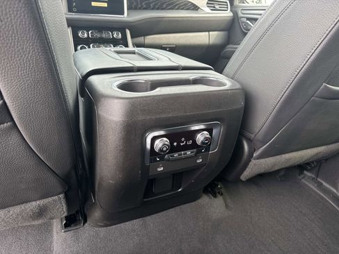 Used 2023 GMC Yukon XL Denali AWD/4WD image 17