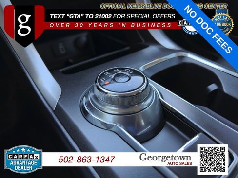 Used 2017 Ford Fusion SE w/ Fusion SE Technology Package FWD image 18