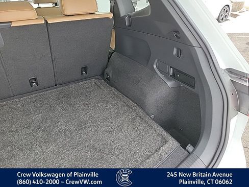 Certified 2022 Volkswagen Tiguan SE R-Line image 52