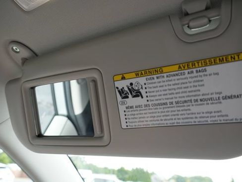 Used 2025 Toyota RAV4 XLE FWD image 41