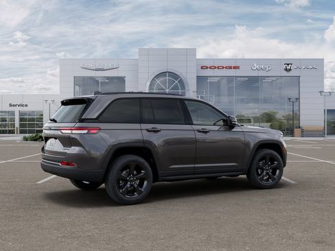 New 2025 Jeep Grand Cherokee Limited w/ Luxury Tech Group II AWD/4WD image 4