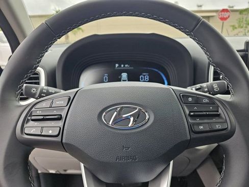 New 2025 Hyundai Venue SEL image 15