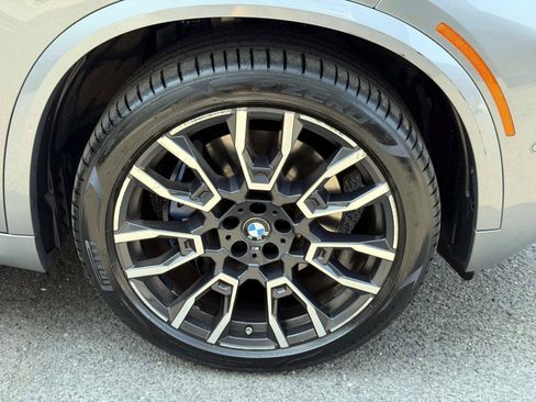 Used 2024 BMW X5 xDrive40i w/ M Sport Package AWD/4WD image 8