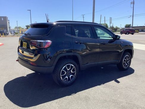 New 2025 Jeep Compass Trailhawk w/ Sun & Sound Group image 31