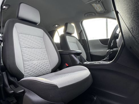 Used 2020 Chevrolet Equinox LS image 27