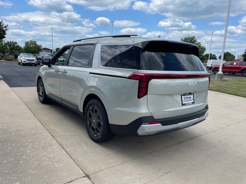 New 2026 Kia Carnival EX FWD image 7