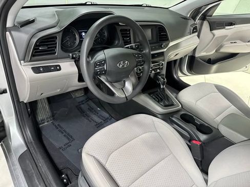 Used 2020 Hyundai Elantra SE FWD image 10