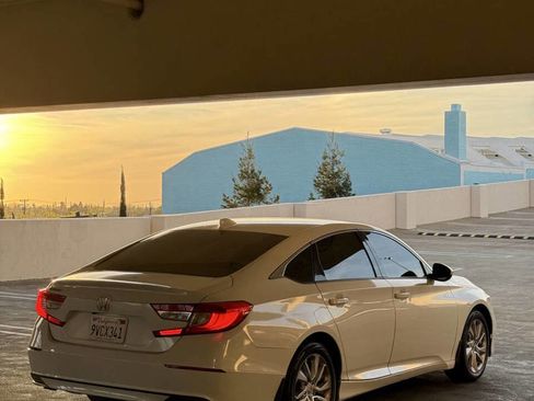 Used 2018 Honda Accord LX image 5