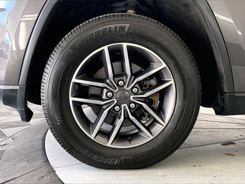 Used 2020 Jeep Grand Cherokee Limited image 9