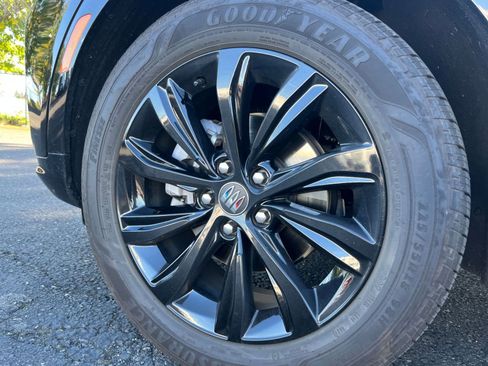 Used 2025 Buick Envista Sport Touring image 30