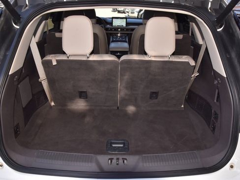 Used 2022 Lincoln Aviator Reserve w/ Equipment Group 201A image 40