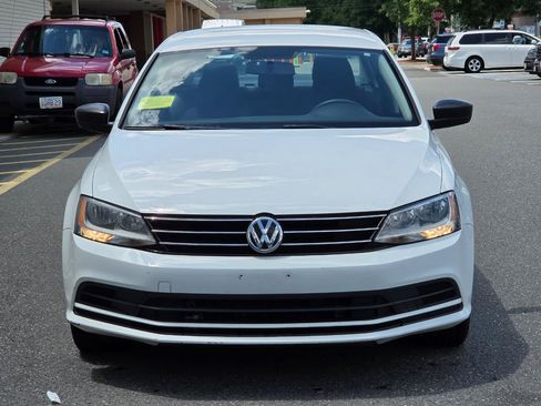Used 2016 Volkswagen Jetta S FWD image 2