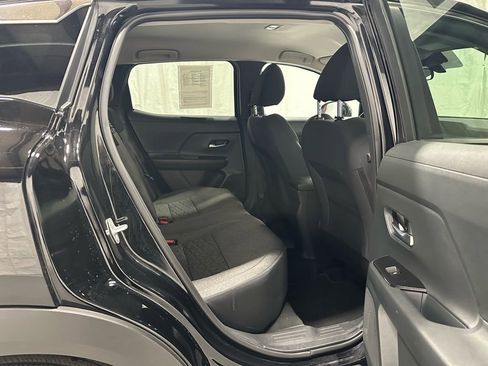 Used 2025 Nissan Kicks SV AWD/4WD image 44