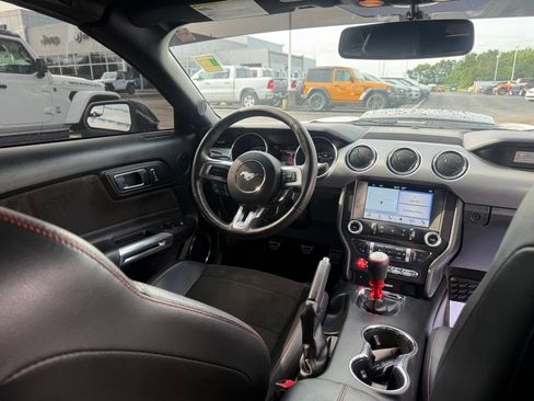 Used 2017 Ford Mustang GT Premium RWD image 41
