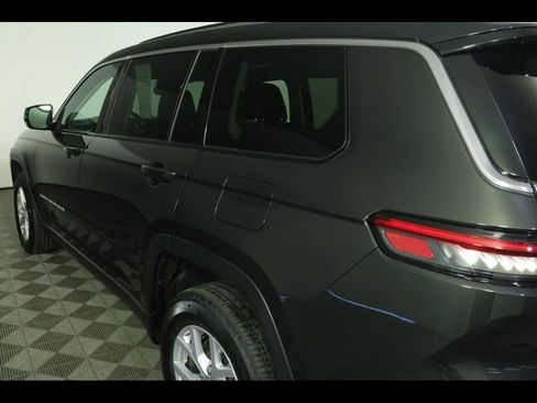 Used 2022 Jeep Grand Cherokee L Limited AWD/4WD image 19