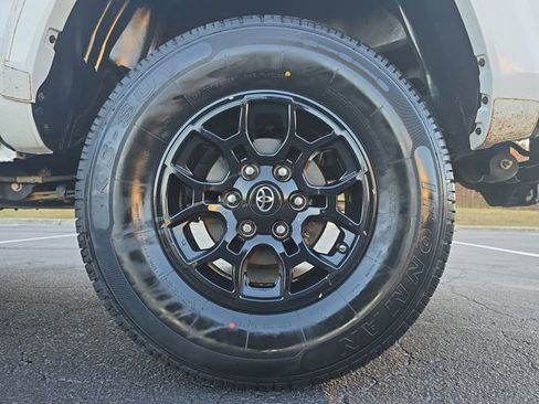 Used 2020 Toyota Tacoma SR5 image 33