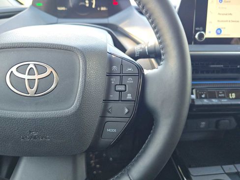Used 2025 Toyota Prius XLE FWD image 30