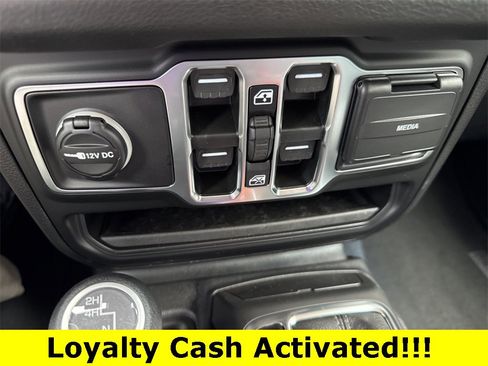 New 2025 Jeep Gladiator Sport image 18