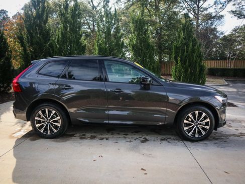 Used 2025 Volvo XC60 B5 Plus w/ Climate Package image 11