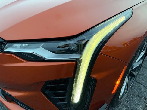 Used 2022 Cadillac CT4 V Blackwing w/ Carbon Fiber 1 Package image 18