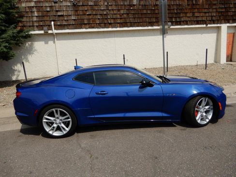 Used 2021 Chevrolet Camaro LT w/ Technology Package RWD image 4