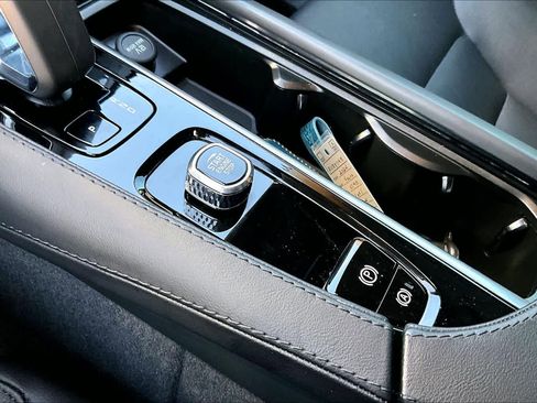 Used 2024 Volvo XC90 B5 Core w/ Protection Package Premier image 26