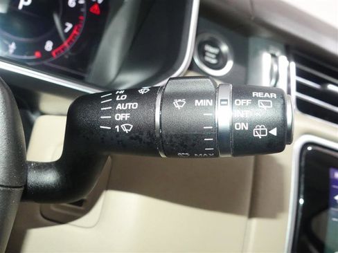 Used 2018 Land Rover Range Rover HSE image 35
