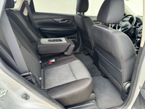 Used 2019 Nissan Rogue SV w/ Sun & Sound Touring Package FWD image 15