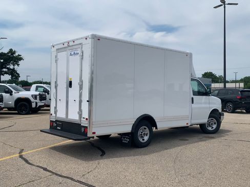 New 2025 GMC Savana 3500 w/ Power Convenience Package image 32