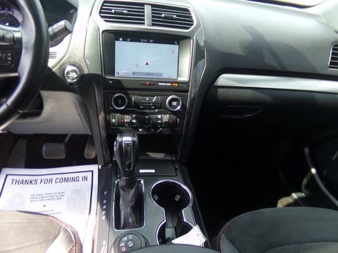 Used 2018 Ford Explorer XLT w/ Equipment Group 202A image 27