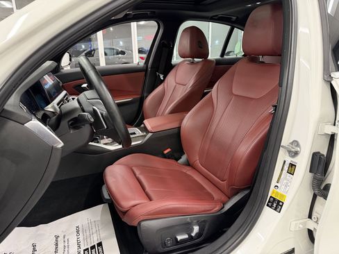 Used 2022 BMW 330i xDrive 330i xDrive w/ Driving Assistance Package image 38