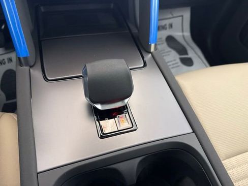 New 2025 Land Rover Discovery Sport S image 31