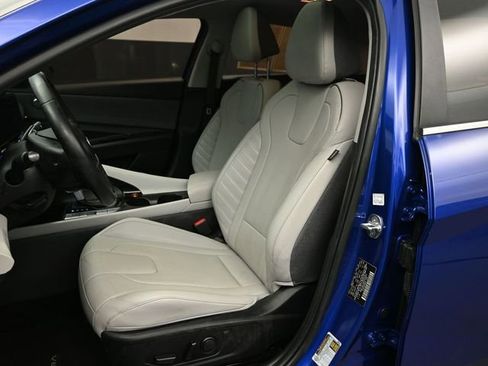 Used 2023 Hyundai Elantra Limited FWD image 10