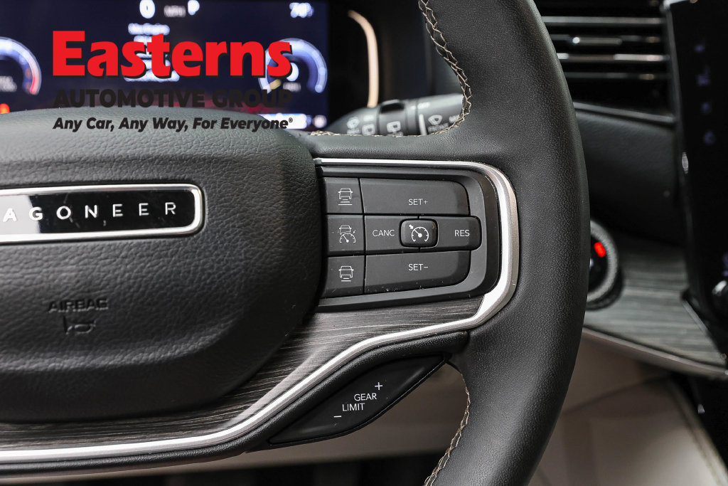 Used 2024 Jeep Wagoneer L Series II RWD image 18