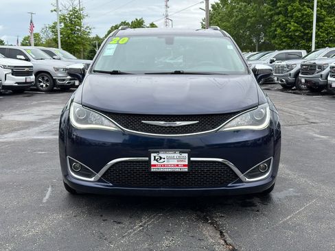 Used 2020 Chrysler Pacifica Limited FWD image 2