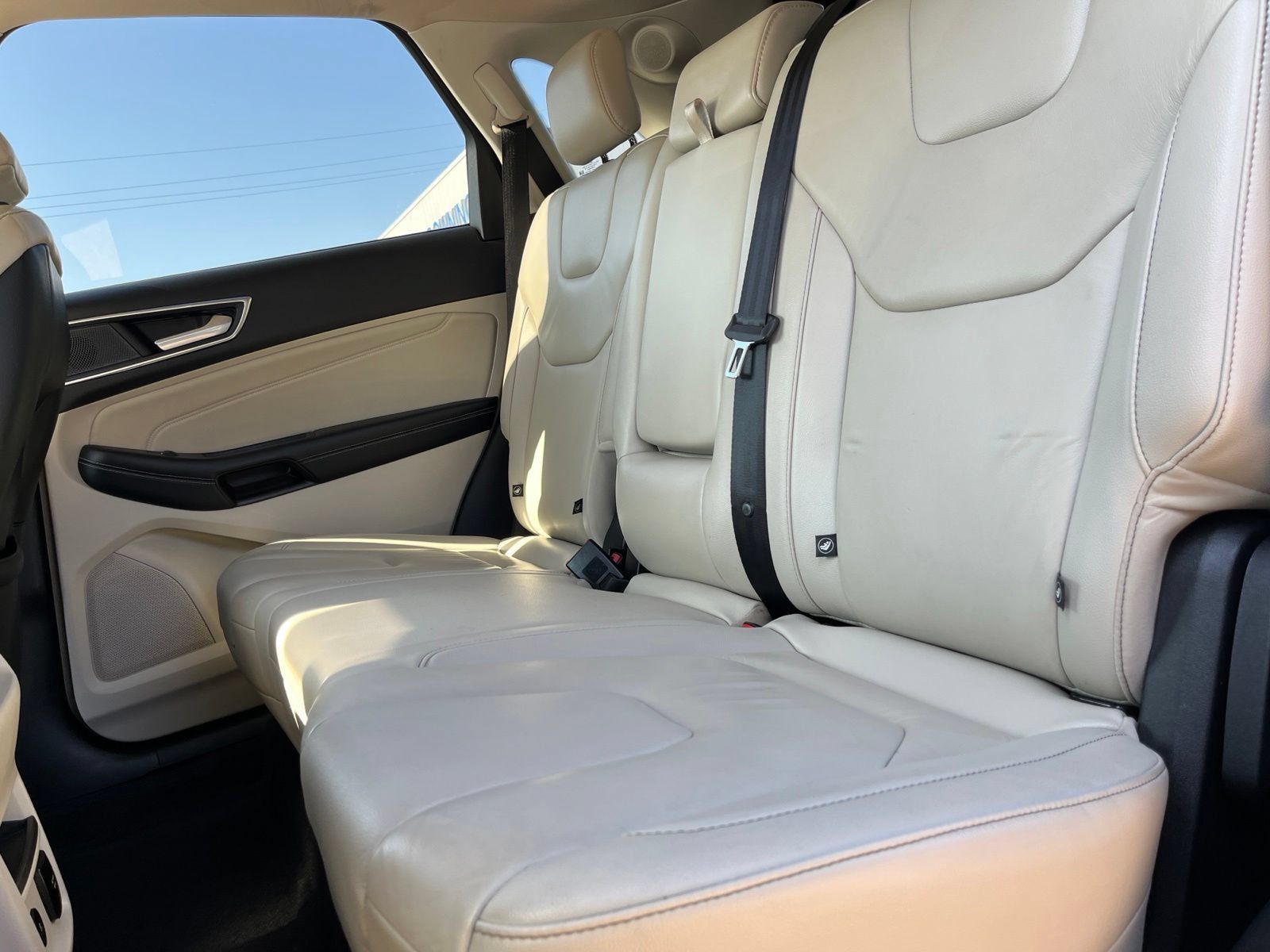Used 2022 Ford Edge Titanium AWD/4WD image 12