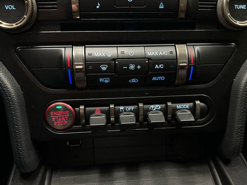 Used 2022 Ford Mustang Shelby GT500 w/ Carbon Fiber Track Pack image 19