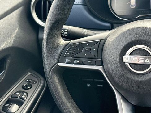 Used 2023 Nissan Versa SV image 12